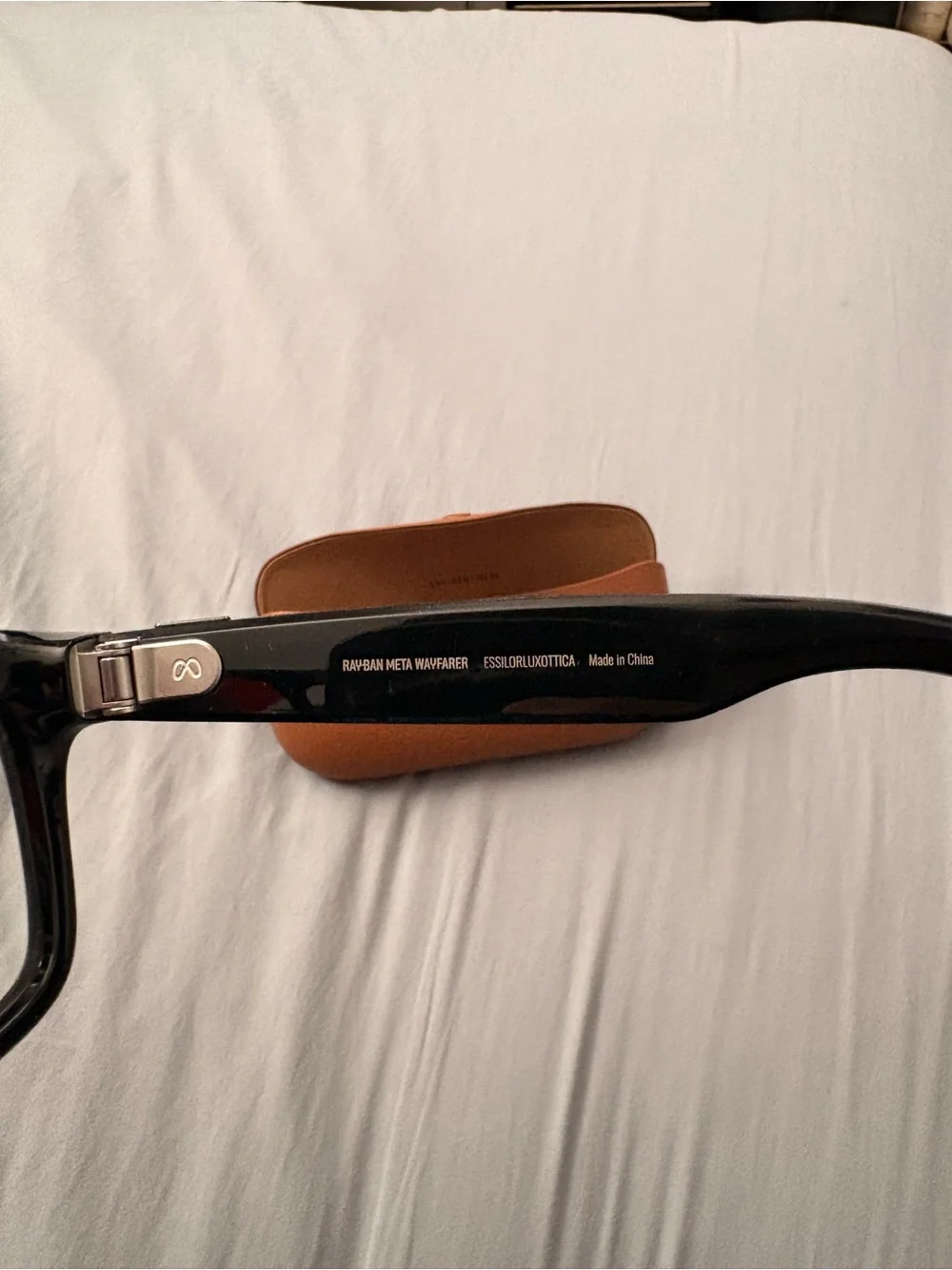 Ray-Ban Black Men's Wayfarer Optical Glasses with Tan Case